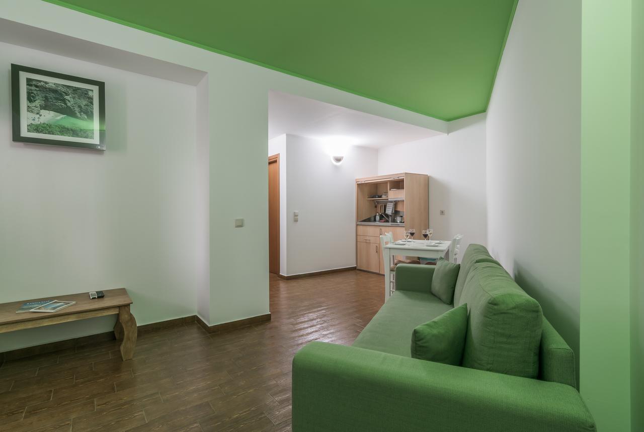 Malion Rooms Αδάμας Εξωτερικό φωτογραφία